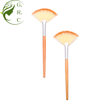 Best Highlighting Fan Brushes Makeup